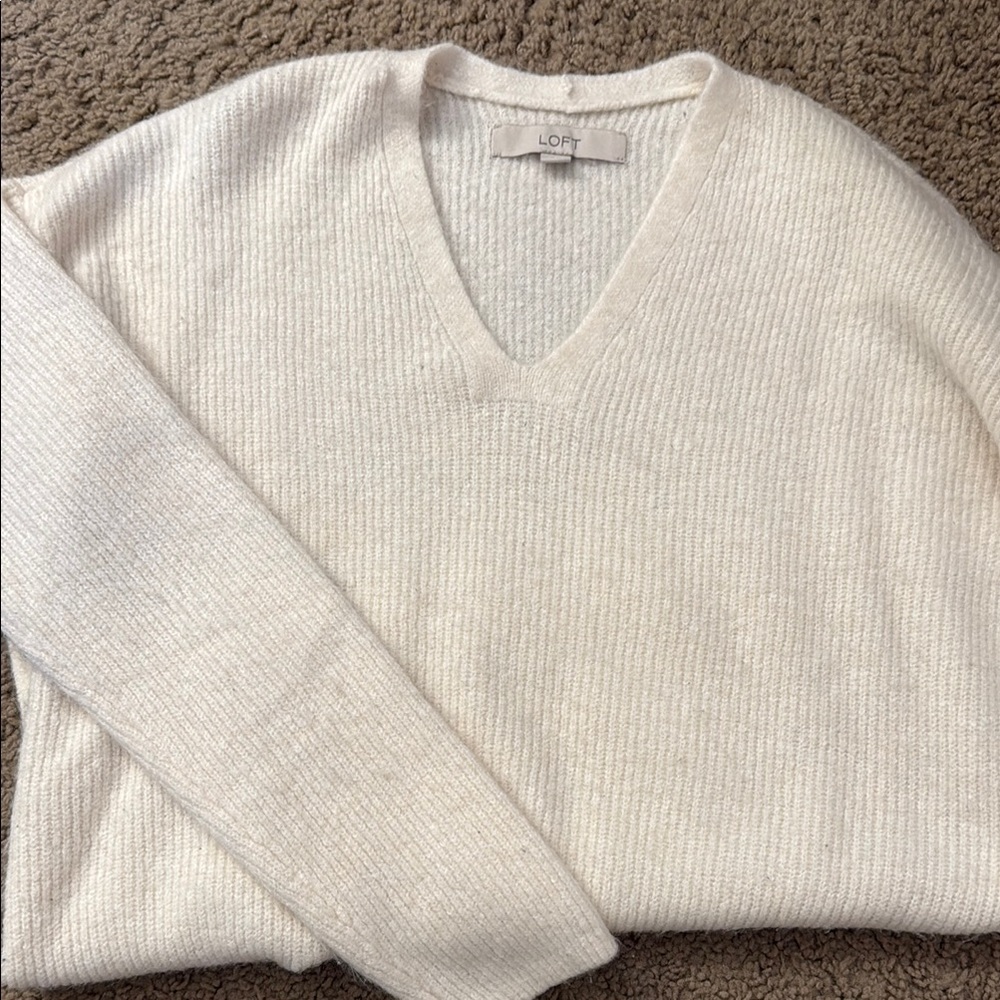 LOFT Women's Cream Sweater